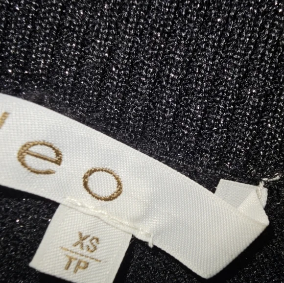 ✨ 3/$20✨ Cleo Sparkly Sweater zipper Sleeves - Picture 3 of 8